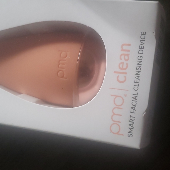 NWT PMD |clean smart facial cleansing device - Picture 3 of 10